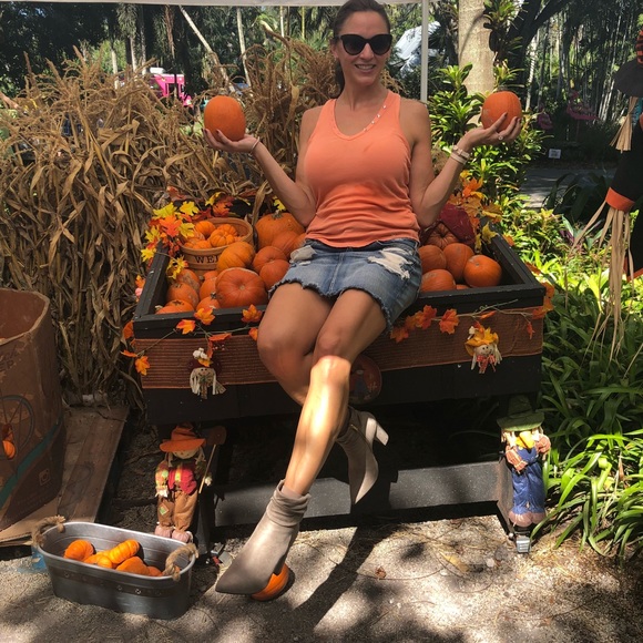 Meet your Posher, Kara - Picture 2 of 8